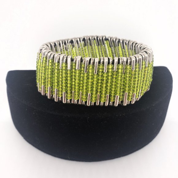 Vintage Fun and Funky Lime Green Beaded Safety Pin Bracelet - Picture 2 of 6